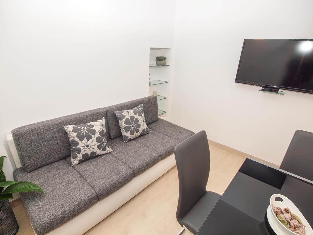 Apartments Karlo Makarska Rom bilde