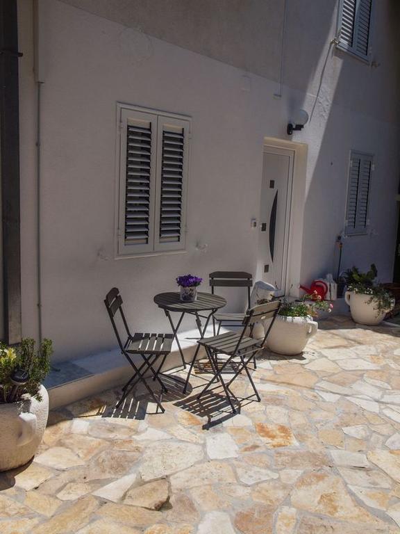 Apartments Karlo Makarska Rom bilde