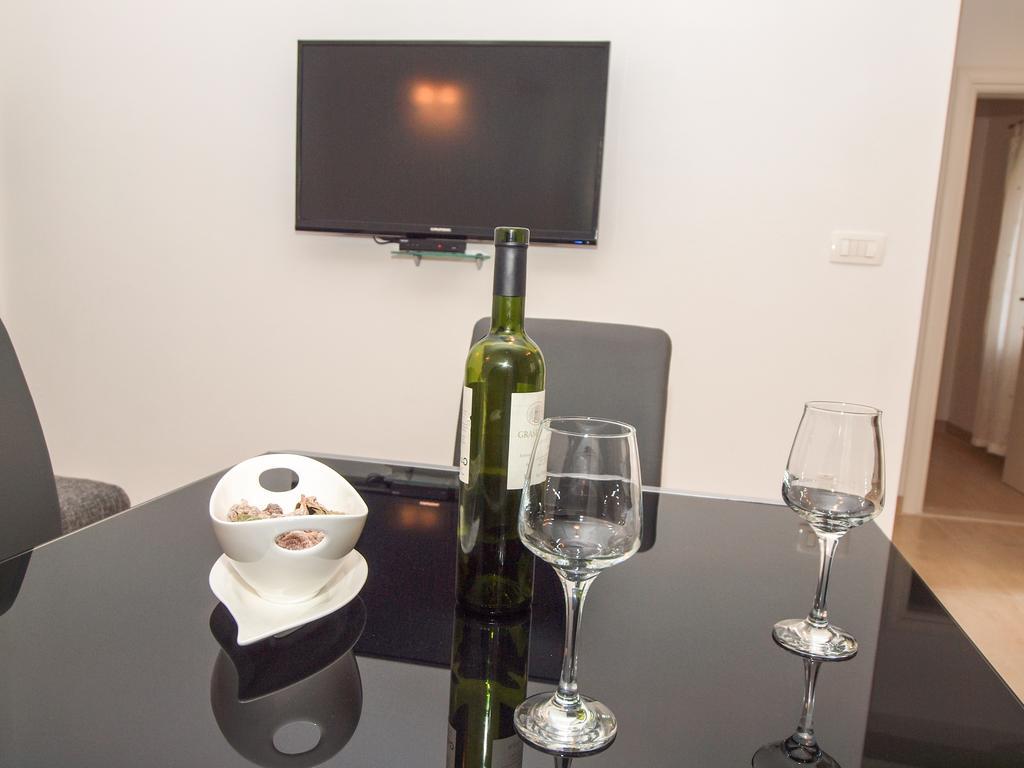 Apartments Karlo Makarska Rom bilde