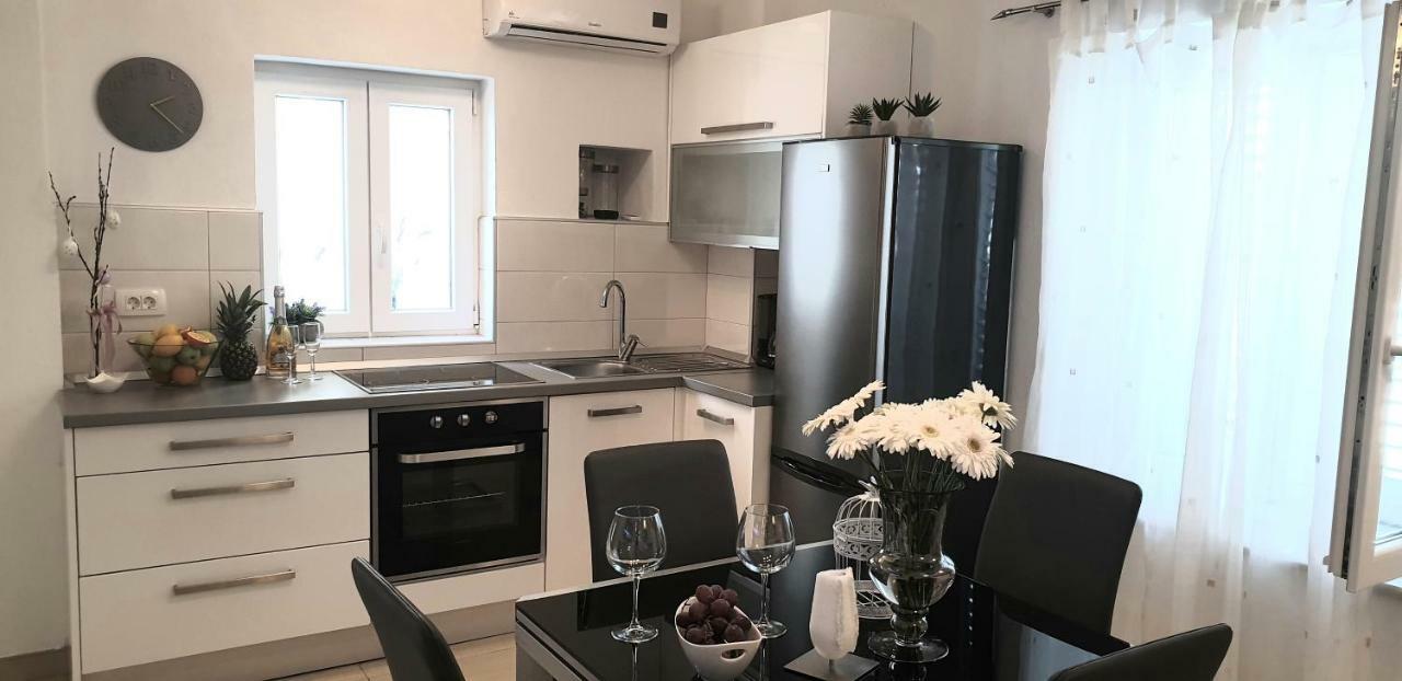 Apartments Karlo Makarska Eksteriør bilde